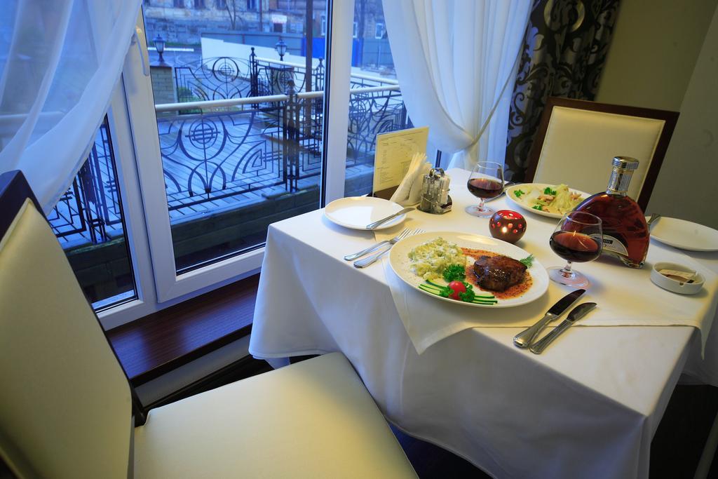 Victoria Hotel Charkov Restaurant foto